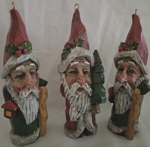Set 3 OLD WORLD SANTAS Father Christmas Ornament Carved Look:Resin? TREE LANTERN